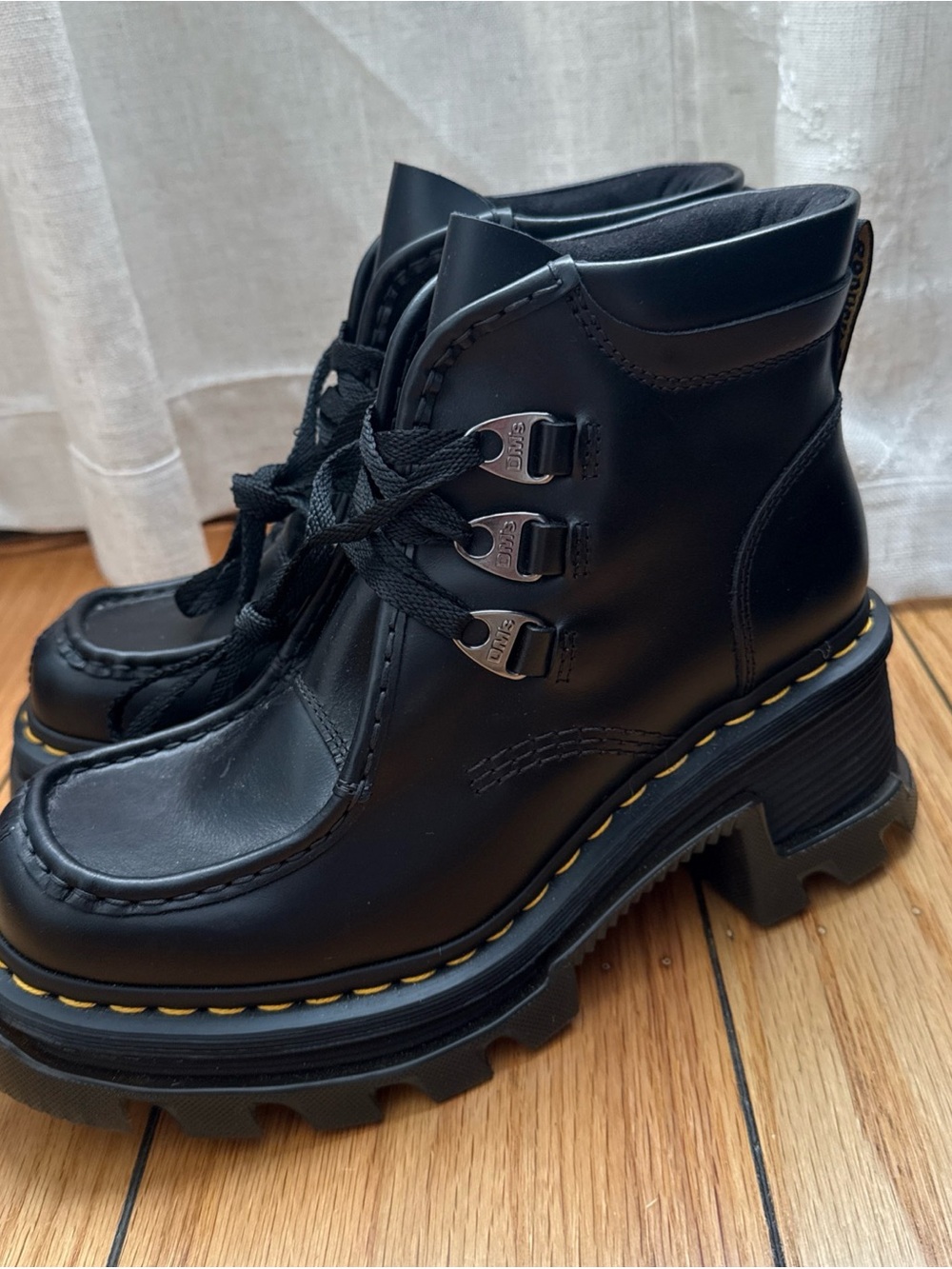 Dr. Martens Corran 3-Eye Atlas Leather Heeled Boot Womens 8 Black